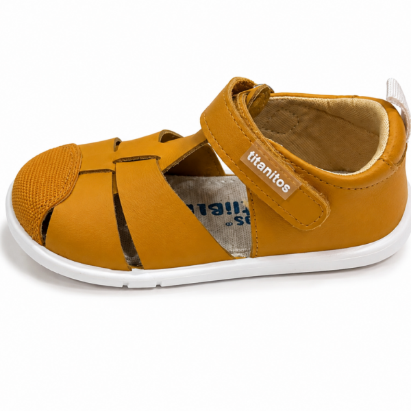 SANDALIAS BAREFOOT B500 ERIC MOSTAZA -  TITANITOS